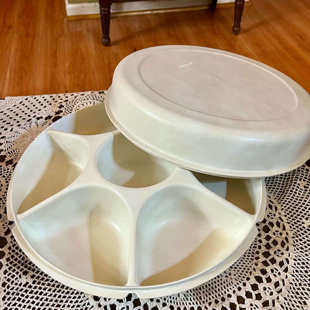 Vintage TUPPERWARE Serving Center Vegetable Dip Crudités Tray Almond